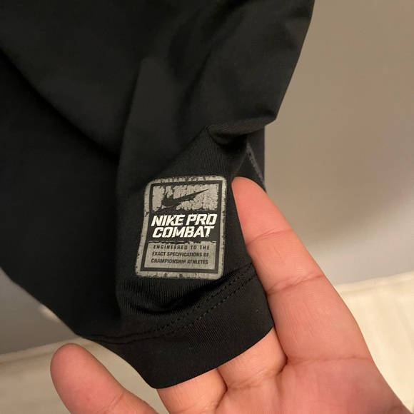 Nike Pro Combat Black Fitted Medium Short Sleeve Shirt - Picture 5 of 9